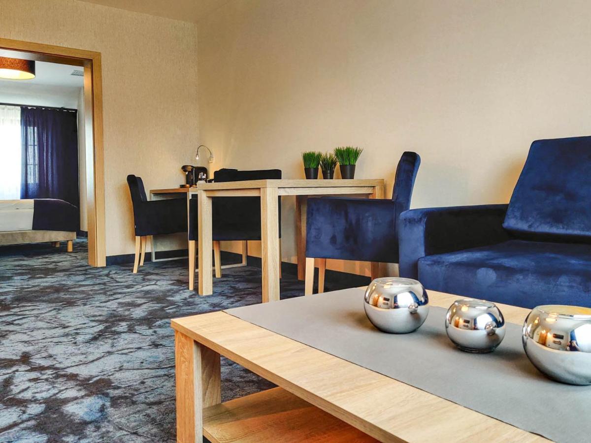Ignasiak Hotel Września エクステリア 写真