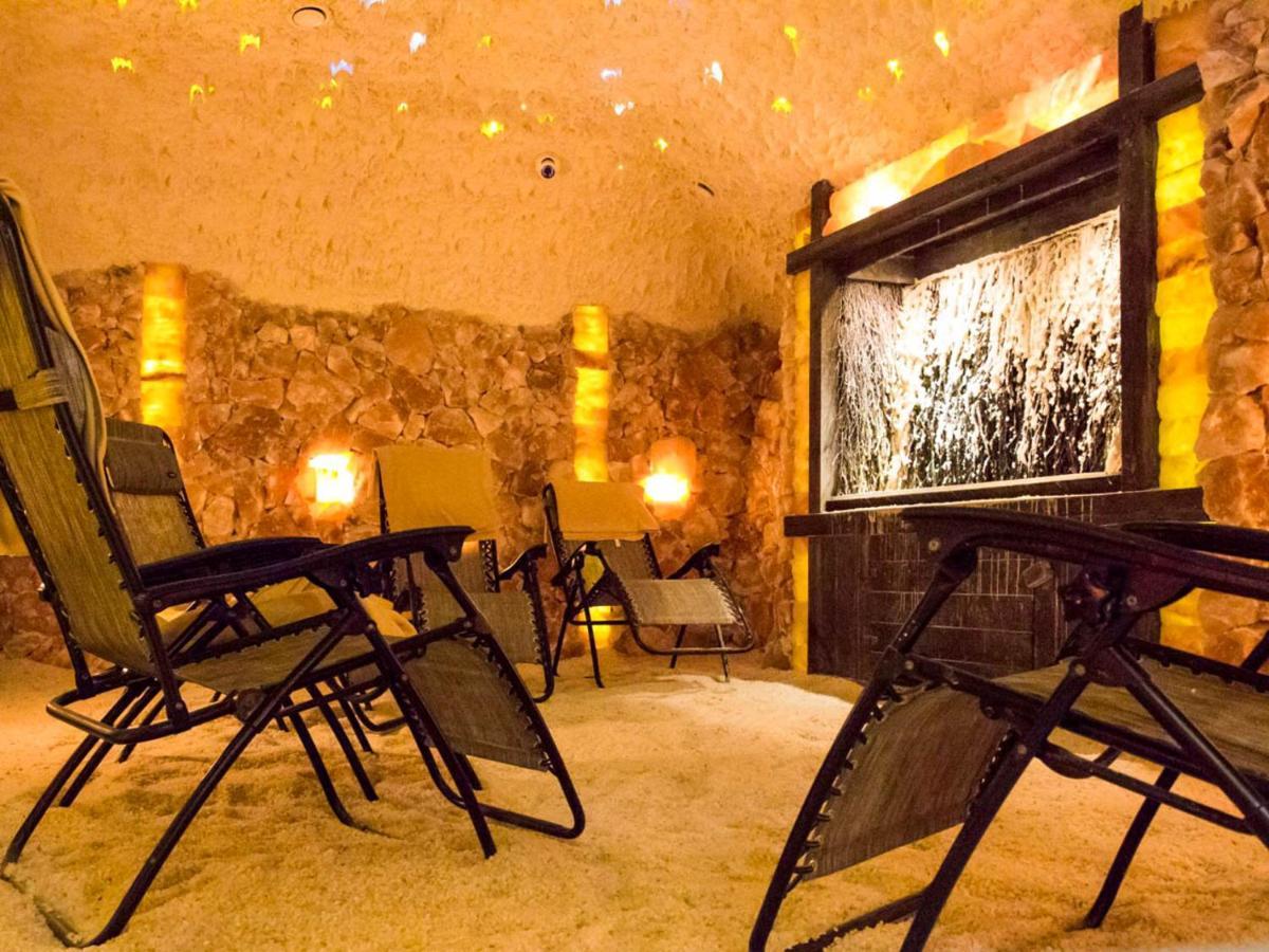 Ignasiak Hotel Września エクステリア 写真