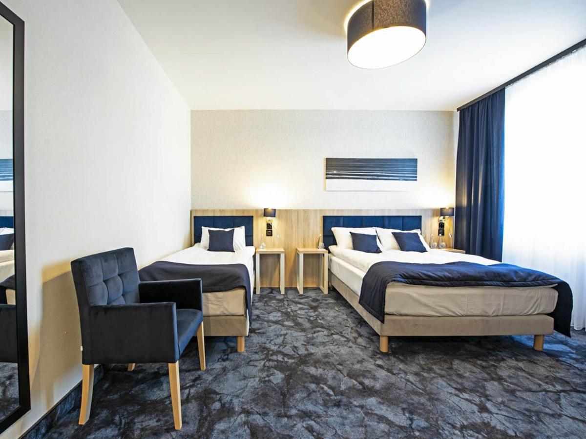 Ignasiak Hotel Września エクステリア 写真
