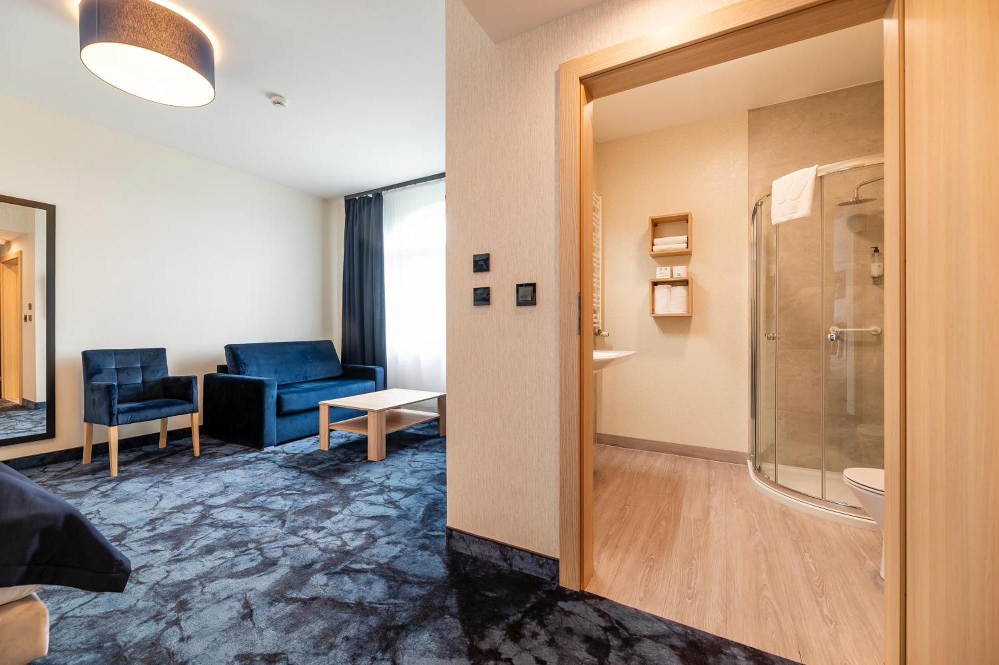 Ignasiak Hotel Września エクステリア 写真