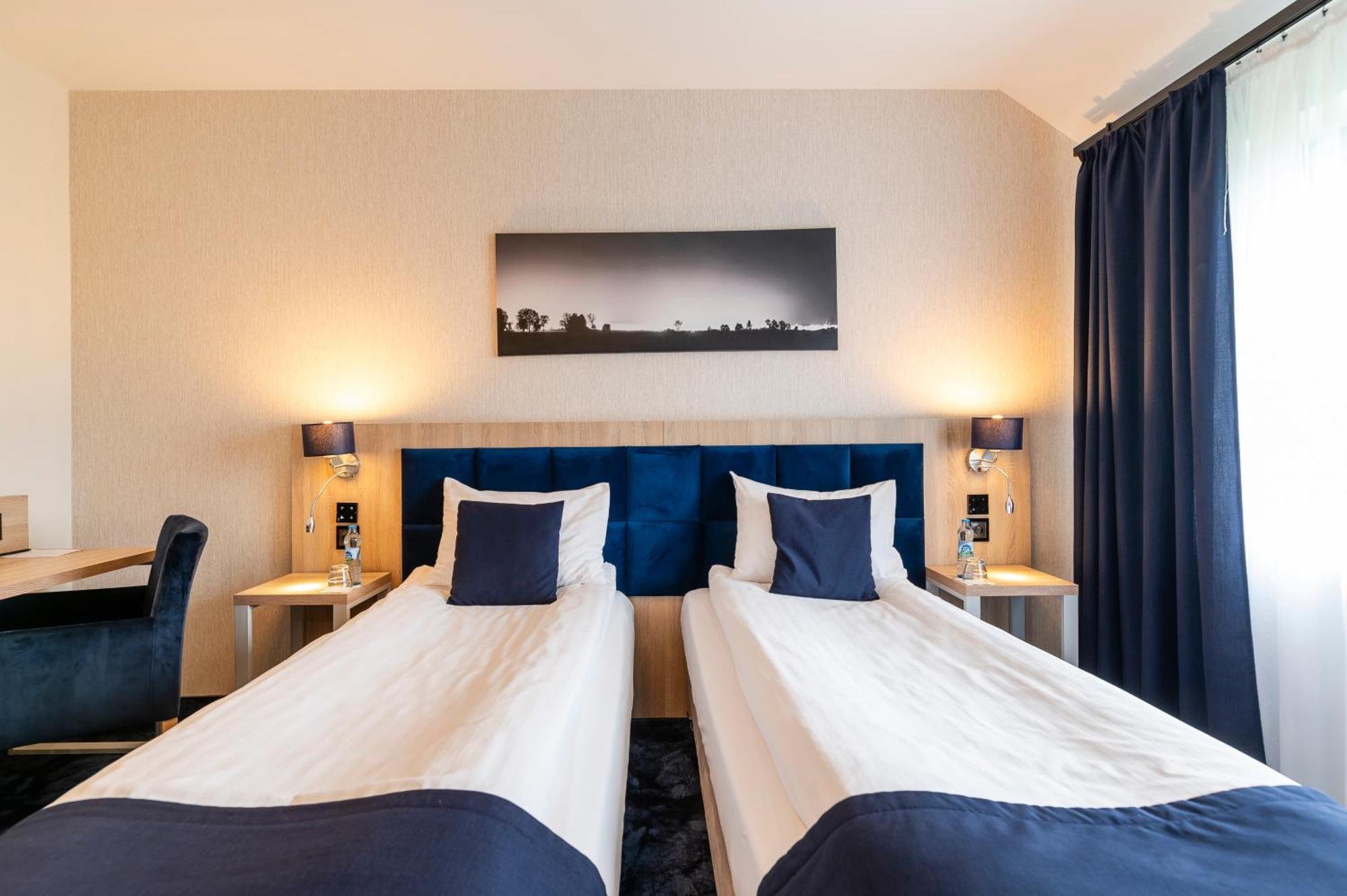 Ignasiak Hotel Września エクステリア 写真