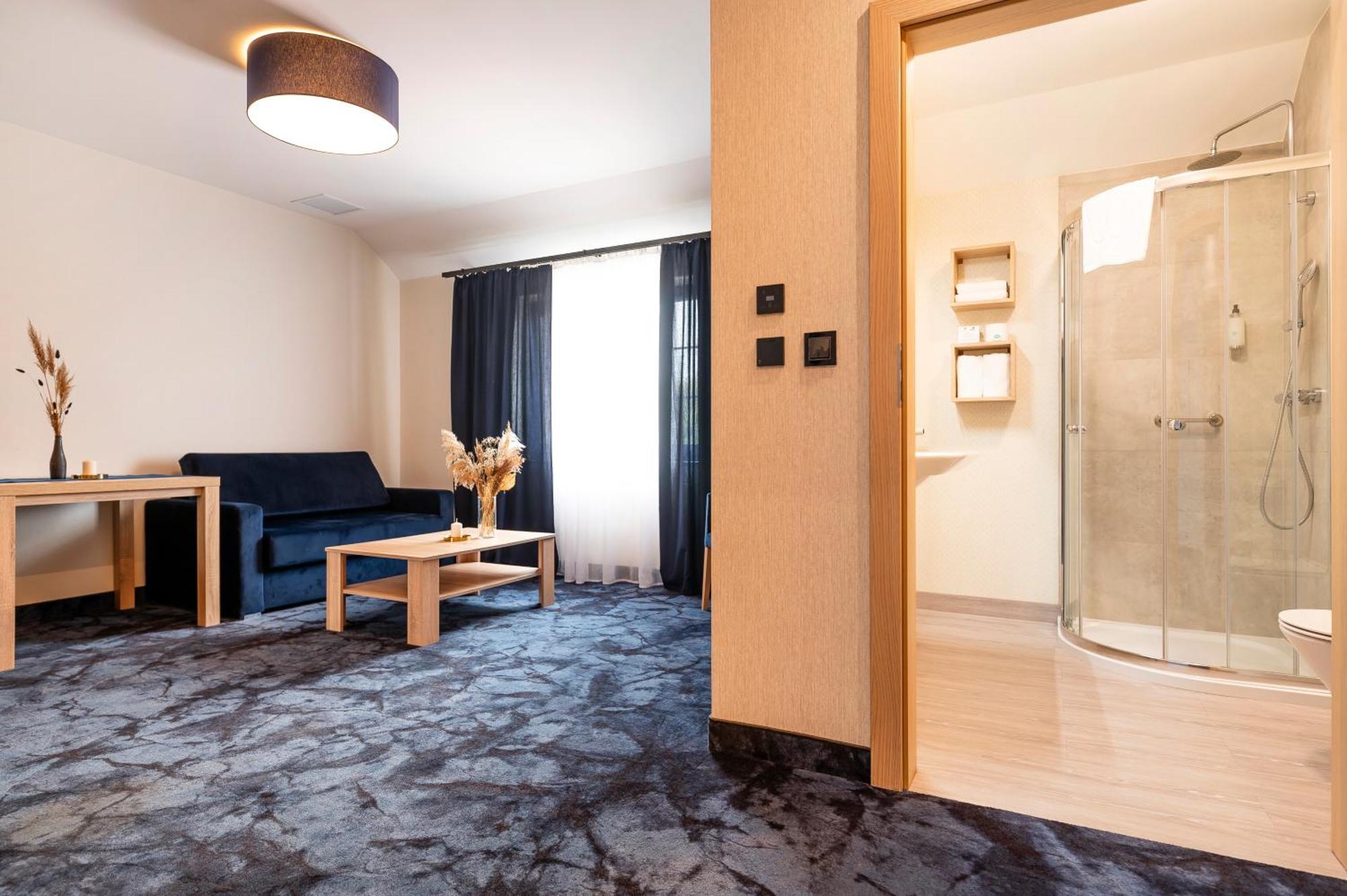 Ignasiak Hotel Września エクステリア 写真