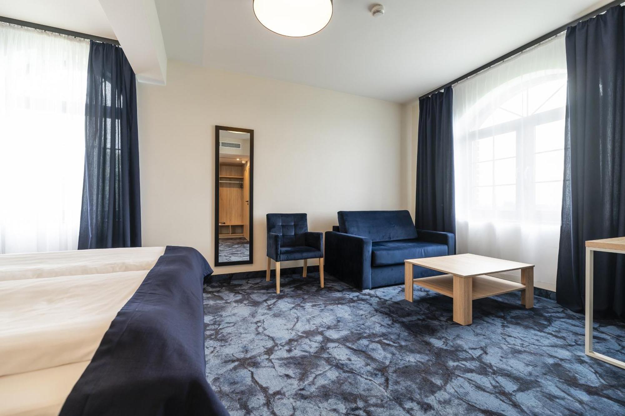 Ignasiak Hotel Września エクステリア 写真