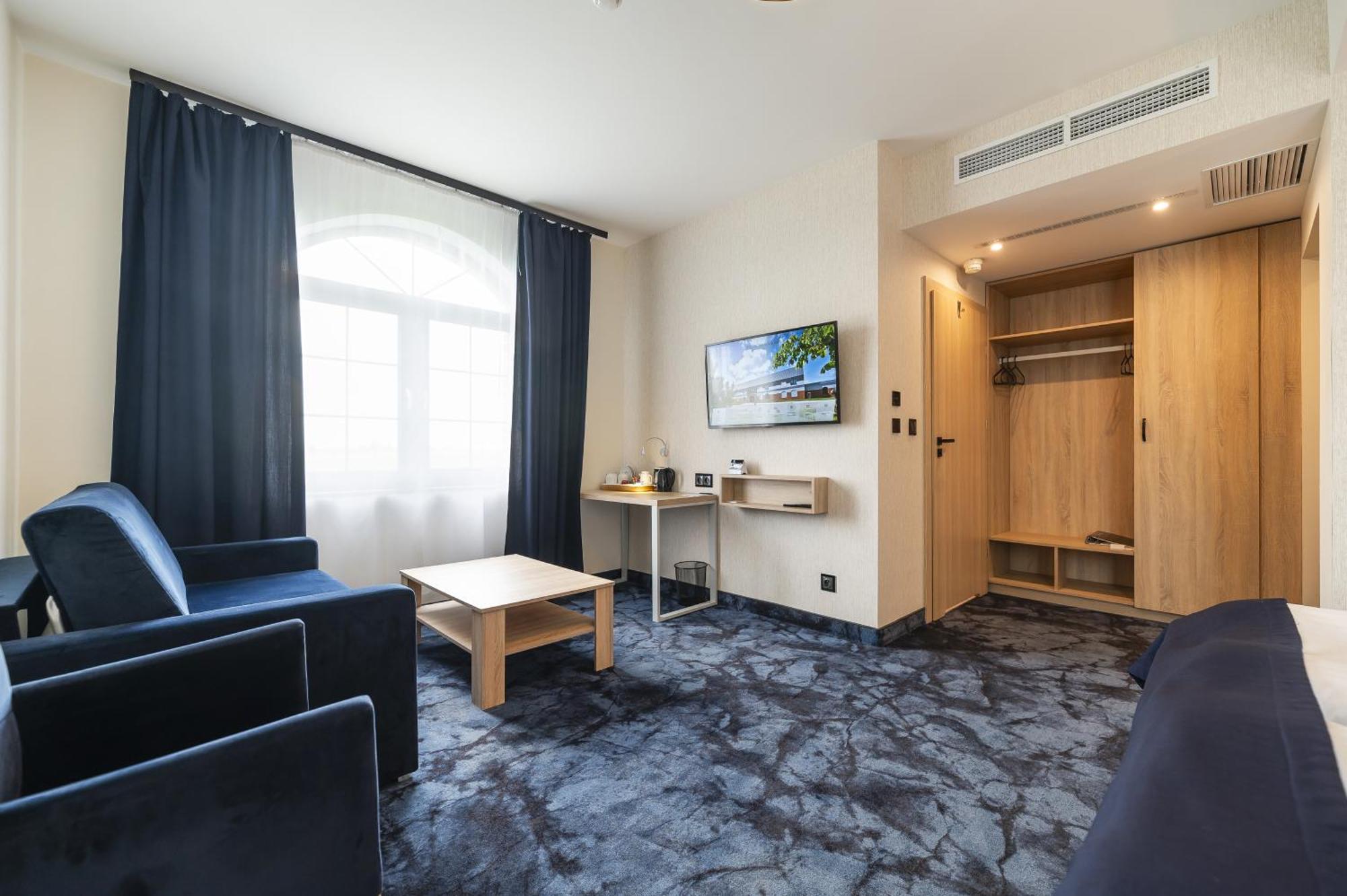 Ignasiak Hotel Września エクステリア 写真