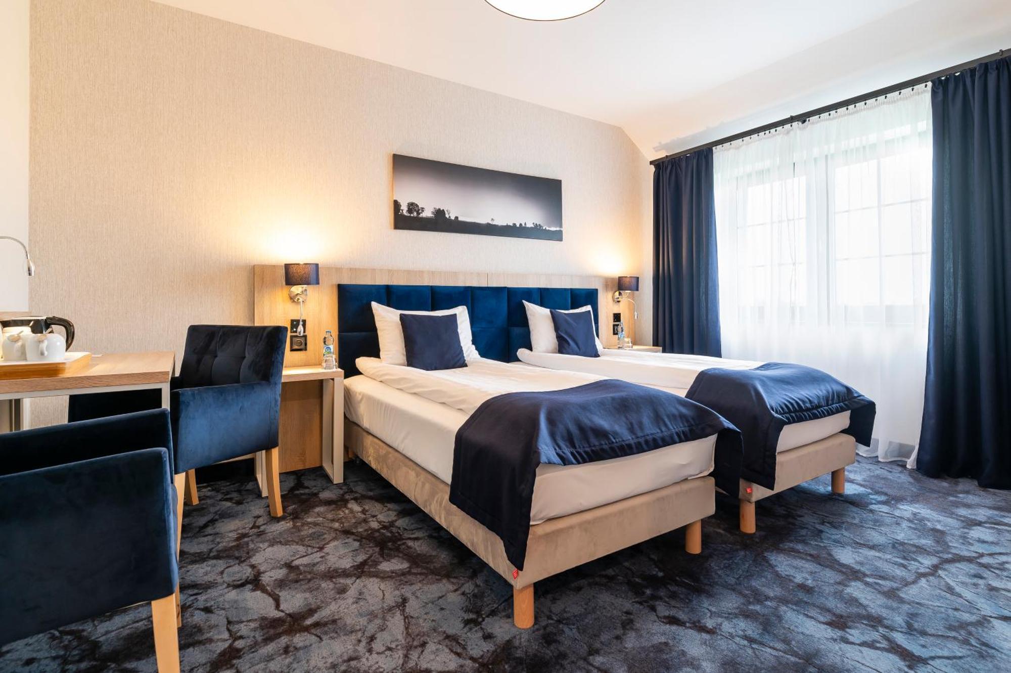 Ignasiak Hotel Września エクステリア 写真