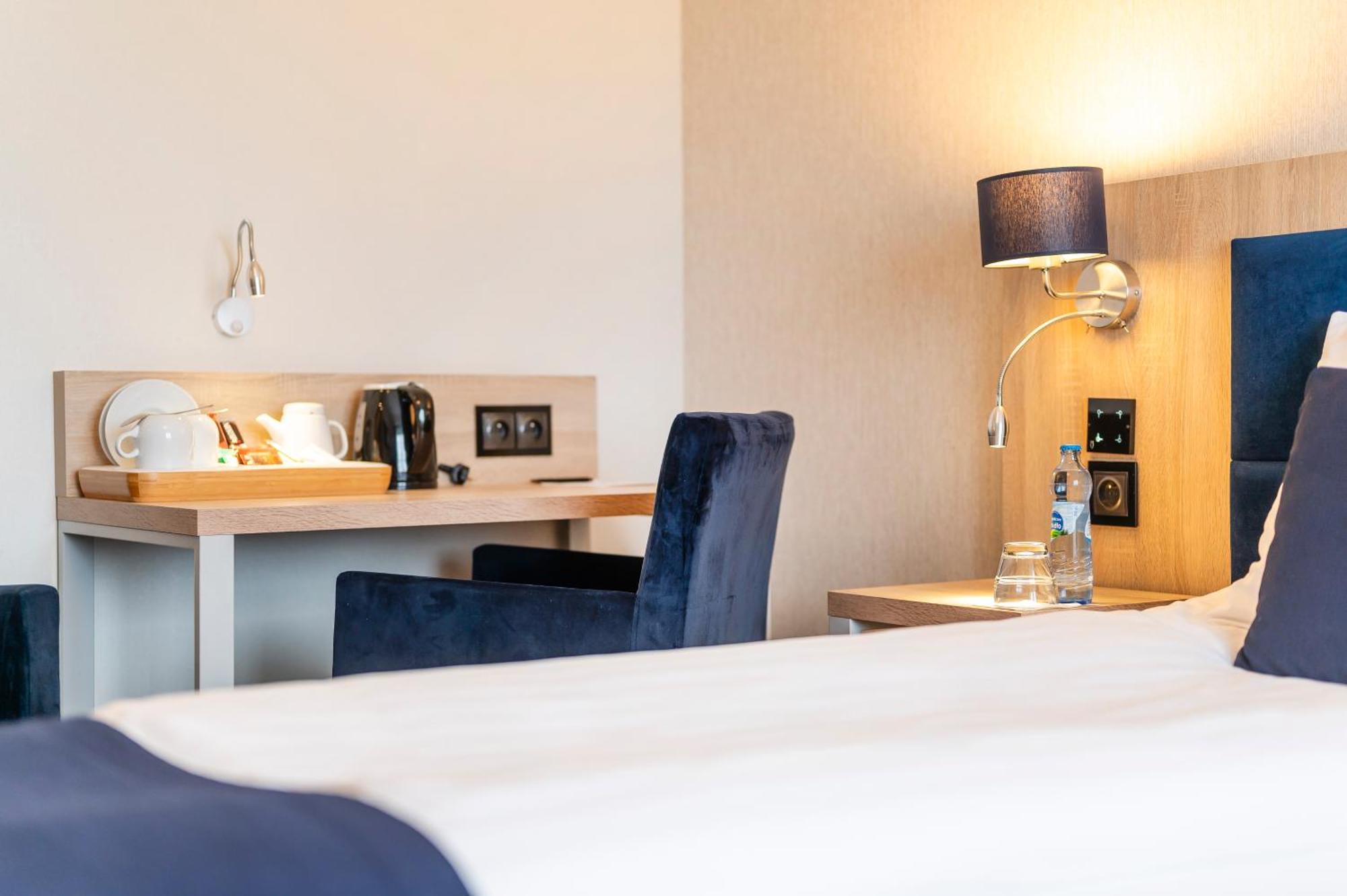 Ignasiak Hotel Września エクステリア 写真
